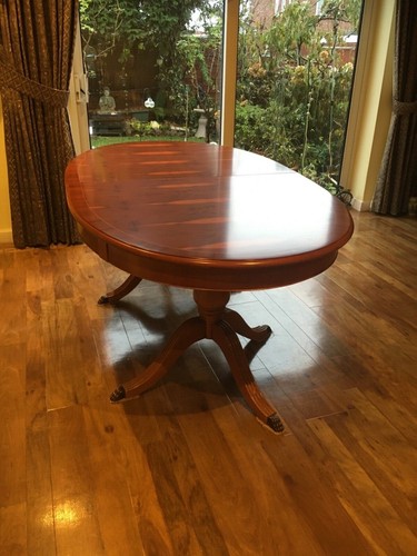 Extendable seater oval - seater,