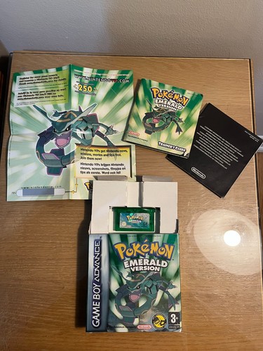 Pokemon emerald box - pokemon:,
