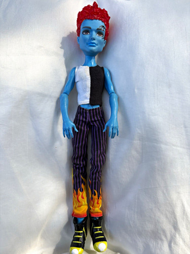 Monster high holt - hyde, doll