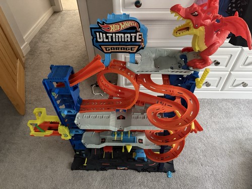 Hot wheels ultimate - hot,