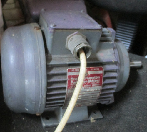Single phase electric motor - single,