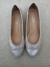 Van Dal - Champagne  Metallic