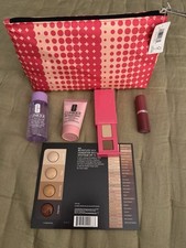 NEW CLINIQUE MAKE UP BAG