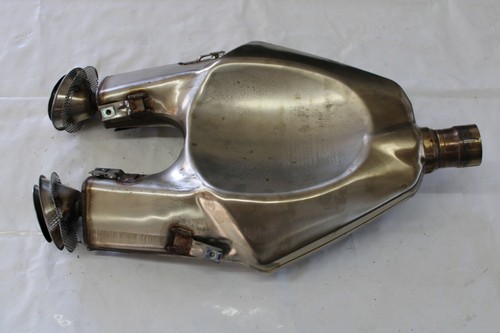 Exhaust muffler exhaust