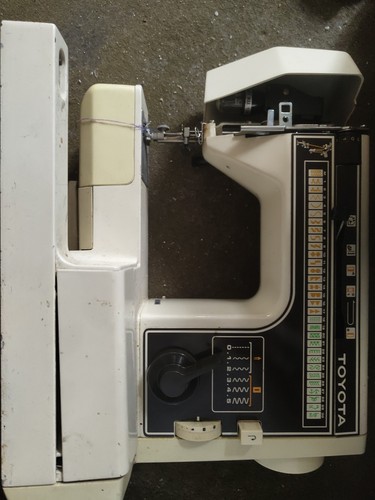 Toyota 7001 sewing machine - 7001,