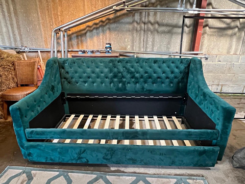Green velvet tufted - green,