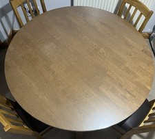 Round Oak Finished Dining Table