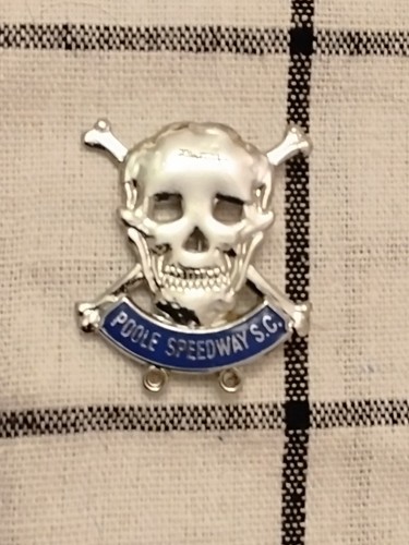 Poole pirates speedway badge - pirates,