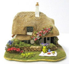 Lilliput Lane Tea Cosy