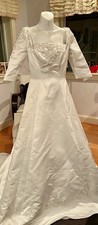 Vintage Moonlight  Square Neck Embroidered 3/4 Sleeve Wedding Dress Gown Size S