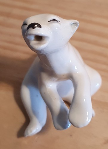 Polar bear porclain - bear,