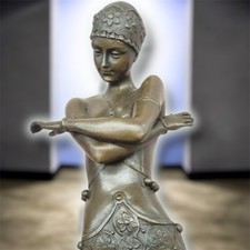 Bronze Sculpture Statue Woman