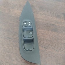 NISSAN QASHQAI J11  WINDOW