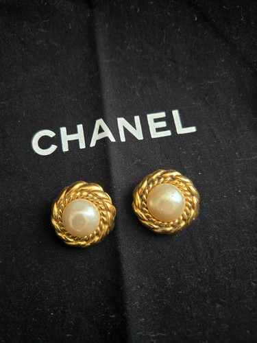 Pair clip chanel - pair, on