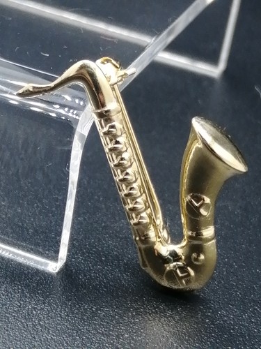 9ct yellow gold saxophone - 9ct,