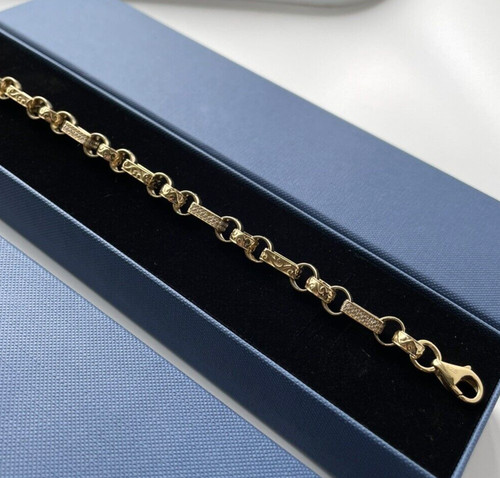 Solid 9ct yellow gold - solid, on