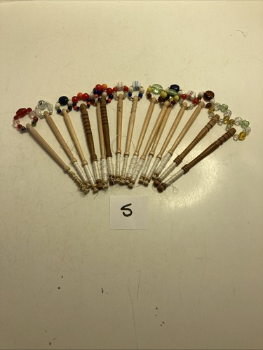 Lace bobbins with - 15,