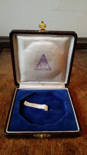 Antique vintage jewelery - /,