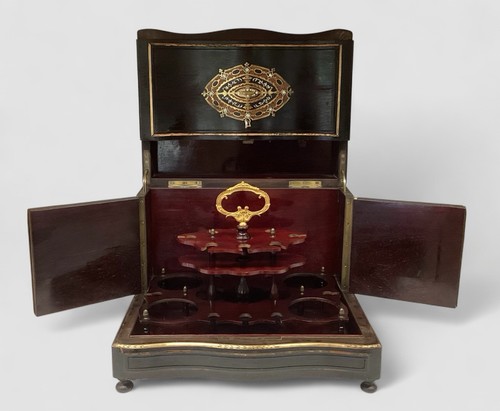 Empty cave liqueur box - a,