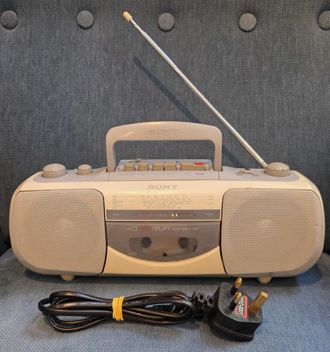 Vintage sony radio - sony,