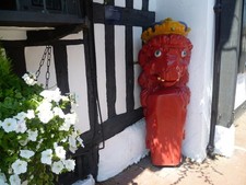 Photo A1 Figurehead in front of the Ship Inn, Alfriston Winton/TQ5203 P c2015