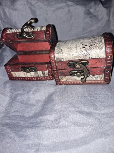 Wooden treasure chest trinket - chest,