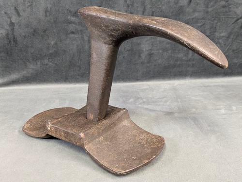 Vintage cobbler cast iron - cast,