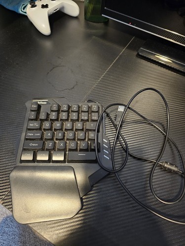 Redthunder one handed gaming - -,