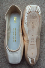 Bloch Pointe Shoes Size 3.5