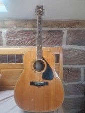 Yamaha Acoustic Guitar