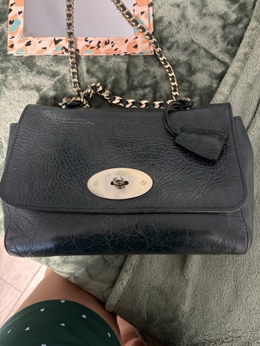 Medium mulberry lily - medium,