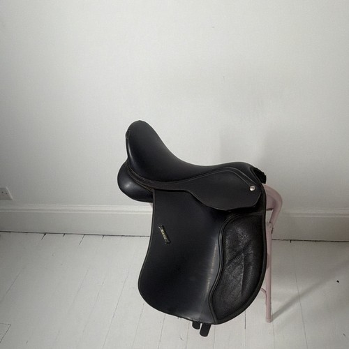 Wintec black saddle - black,