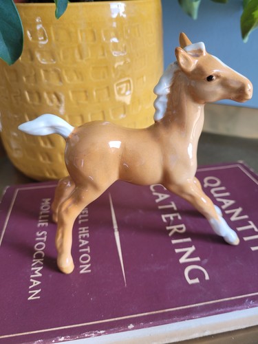 Vintage beswick foal figurine - vintage,