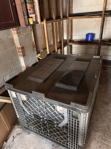 Heavy duty plastic pallet box - heavy,