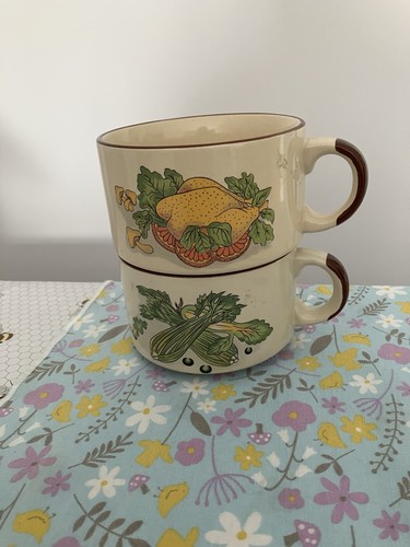 Vintage soup mugs chicken - vintage,