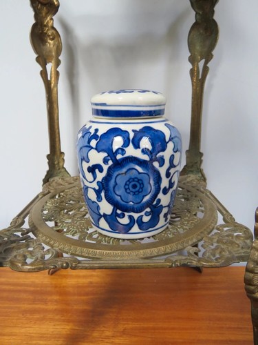 Ginger jar with - lid, ceramic
