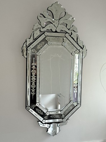 Stunning venetian large wall - stunning,