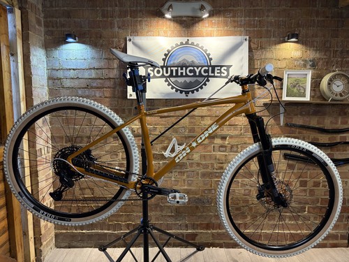 One scandal hardtail - on,