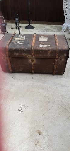 Vintage steamer trunk 1900s - vintage,