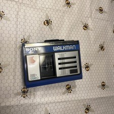 VINTAGE WALKMAN SONY WM-33