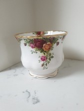 Royal Albert Old Country Roses plant pot jardeniere 5.5"
