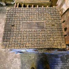 Cast Iron Manhole Drain Cover 675mm X 523mm Keyhole Lift Free P&p Drain Lid