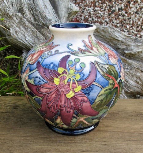 Moorcroft passifora vase 7 - moorcroft, 41/7