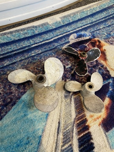 Outboard propellers 3 - x,