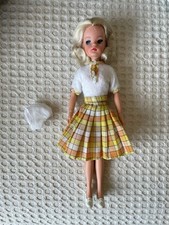 1976 Lovely Lively Sindy Doll