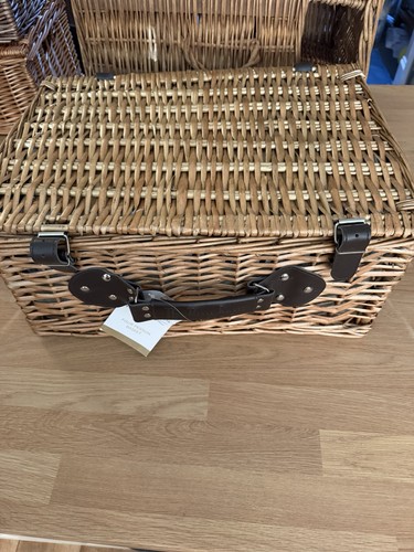 The three rivers hamper - hamper, 4