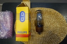 Boxed Marconi Osram CV1075