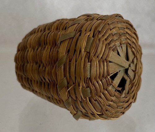 Grass straw basket hand - basket, woven