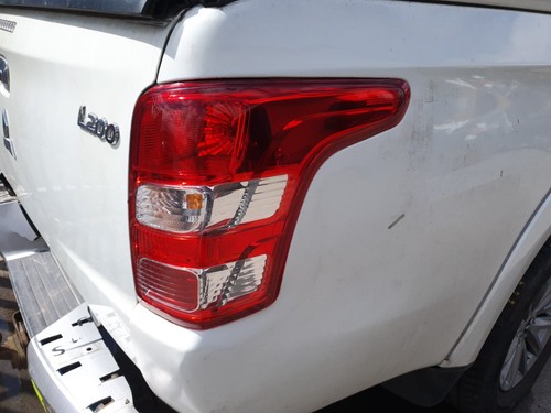 Mitsubishi l200 rear light - mitsubishi,
