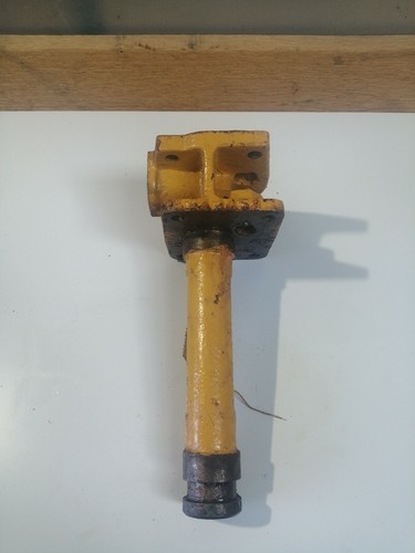 Caterpillar oil pump - caterpillar, body